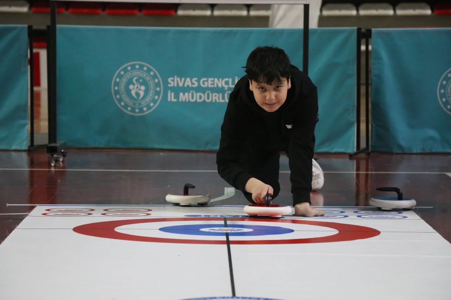 Floor Curling’de 23 Nisan Rekabeti Nefes Kesti