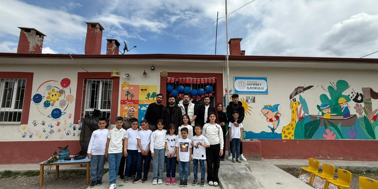 Sivas'ta köy çocuklarına bayram dokunuşu