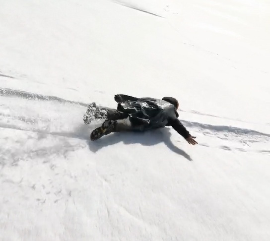 Sivas’ta Nisan Ortasında Poşetli Kayak