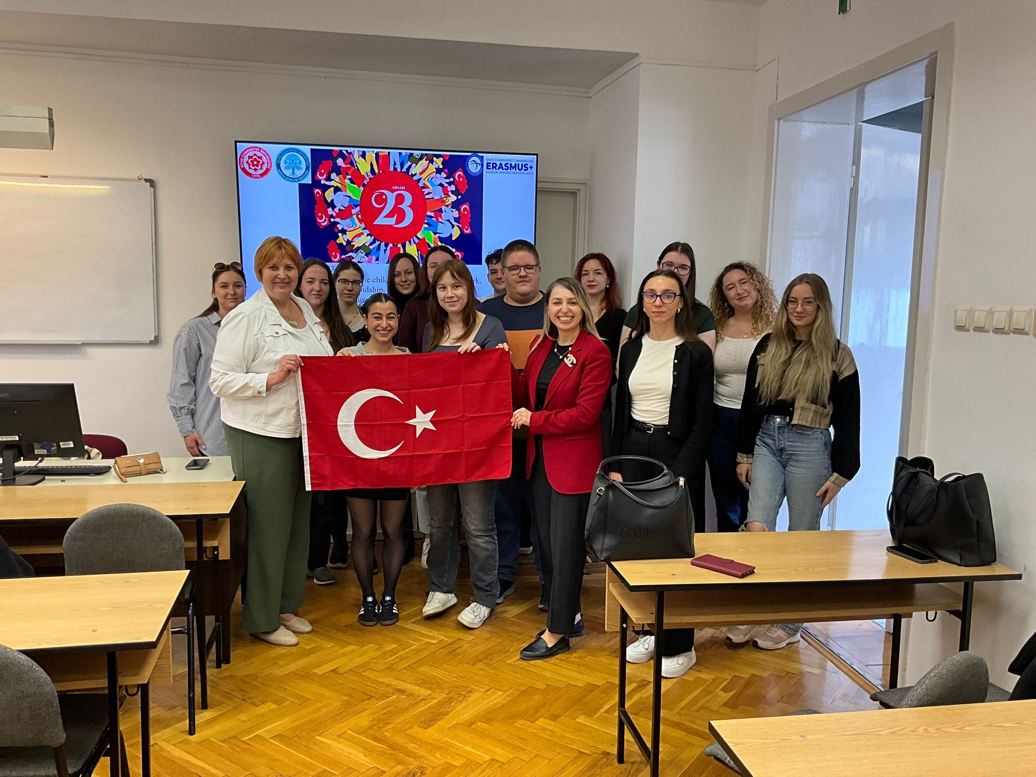 23 Nisan coşkusu Macaristan’da yaşandı