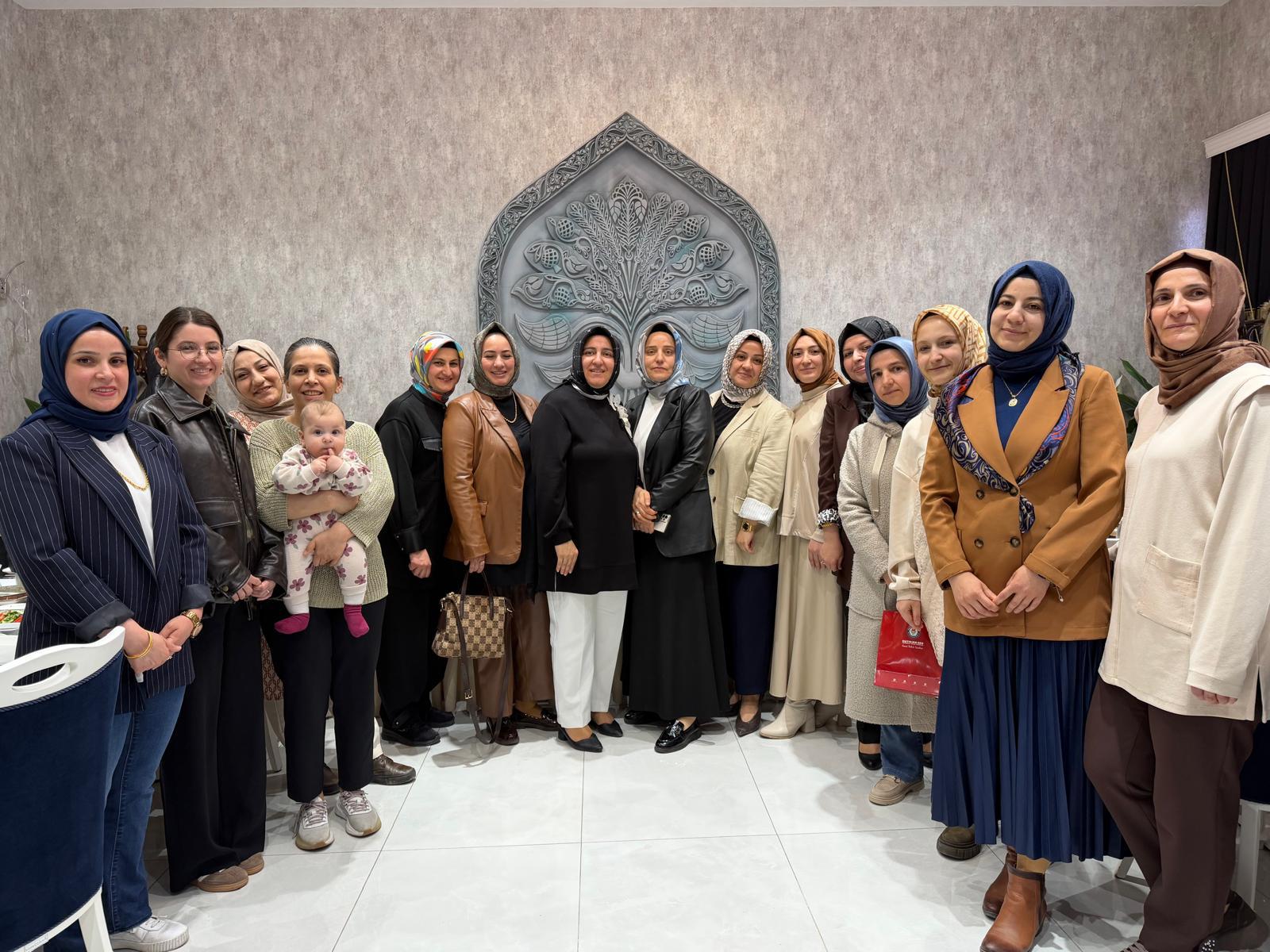 Eğitim-Bir-Sen Kadın Komisyonu Okul Temsilcileriyle Buluştu