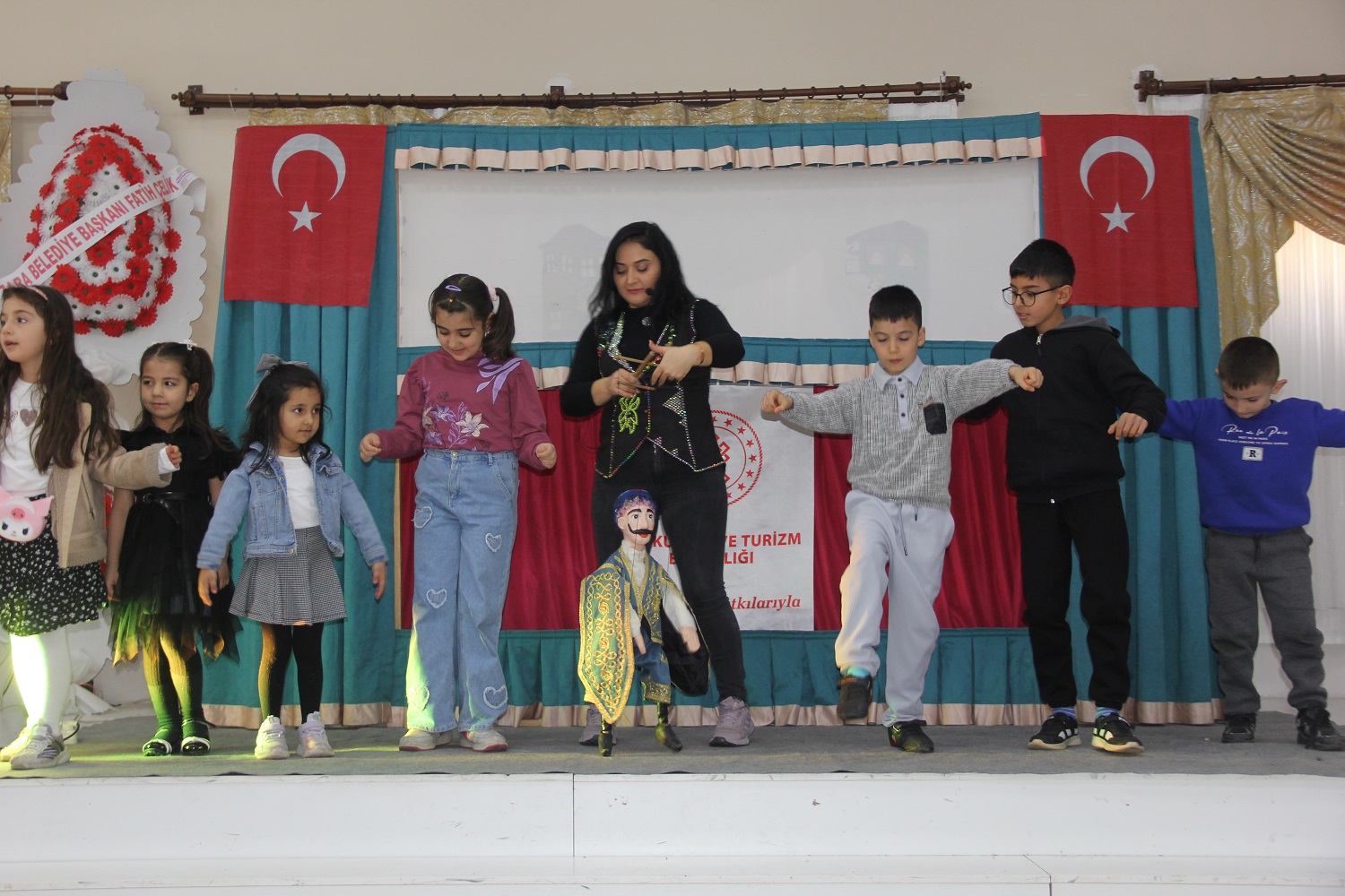 Sivas'ta çocuklar için kültür ve sanat şöleni