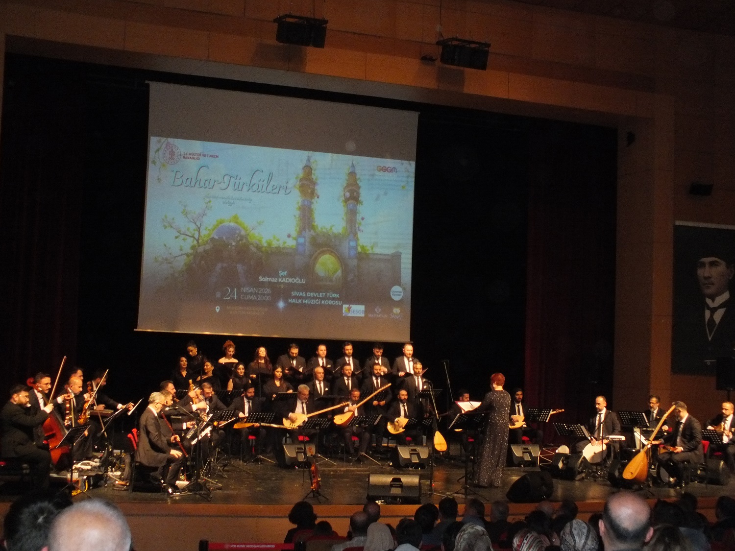 Sivas THM Korosu’ndan bahar esintili türkü gecesi