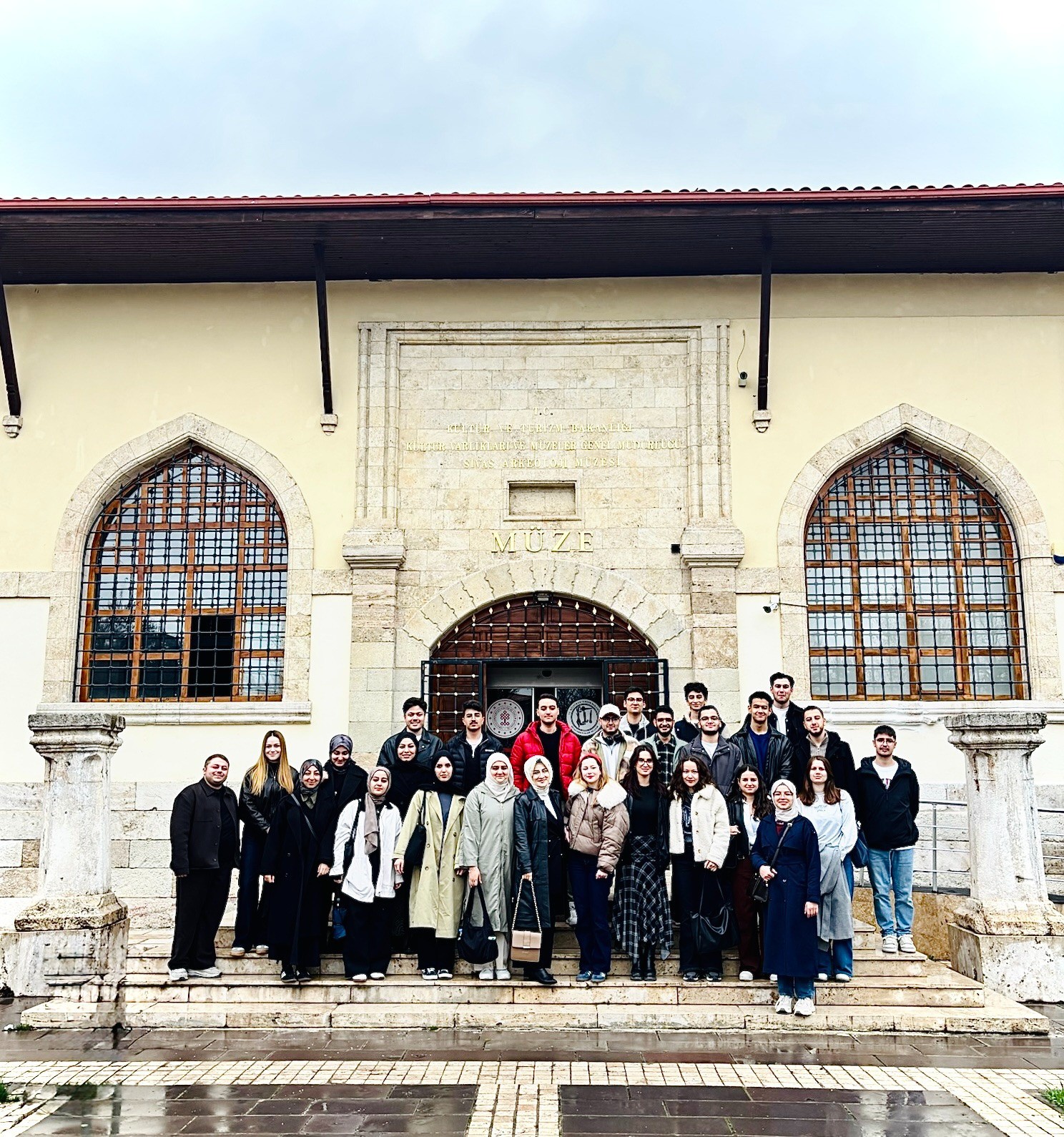 Öğrenciler Sivas’ın tarihi mirasını inceledi