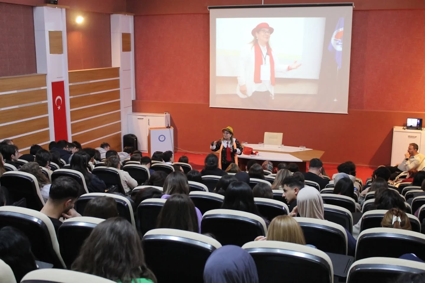 Akademik deneyimler öğrencilerle paylaşıldı