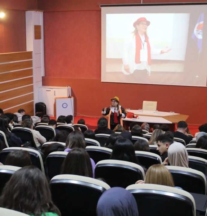 Akademik deneyimler öğrencilerle paylaşıldı