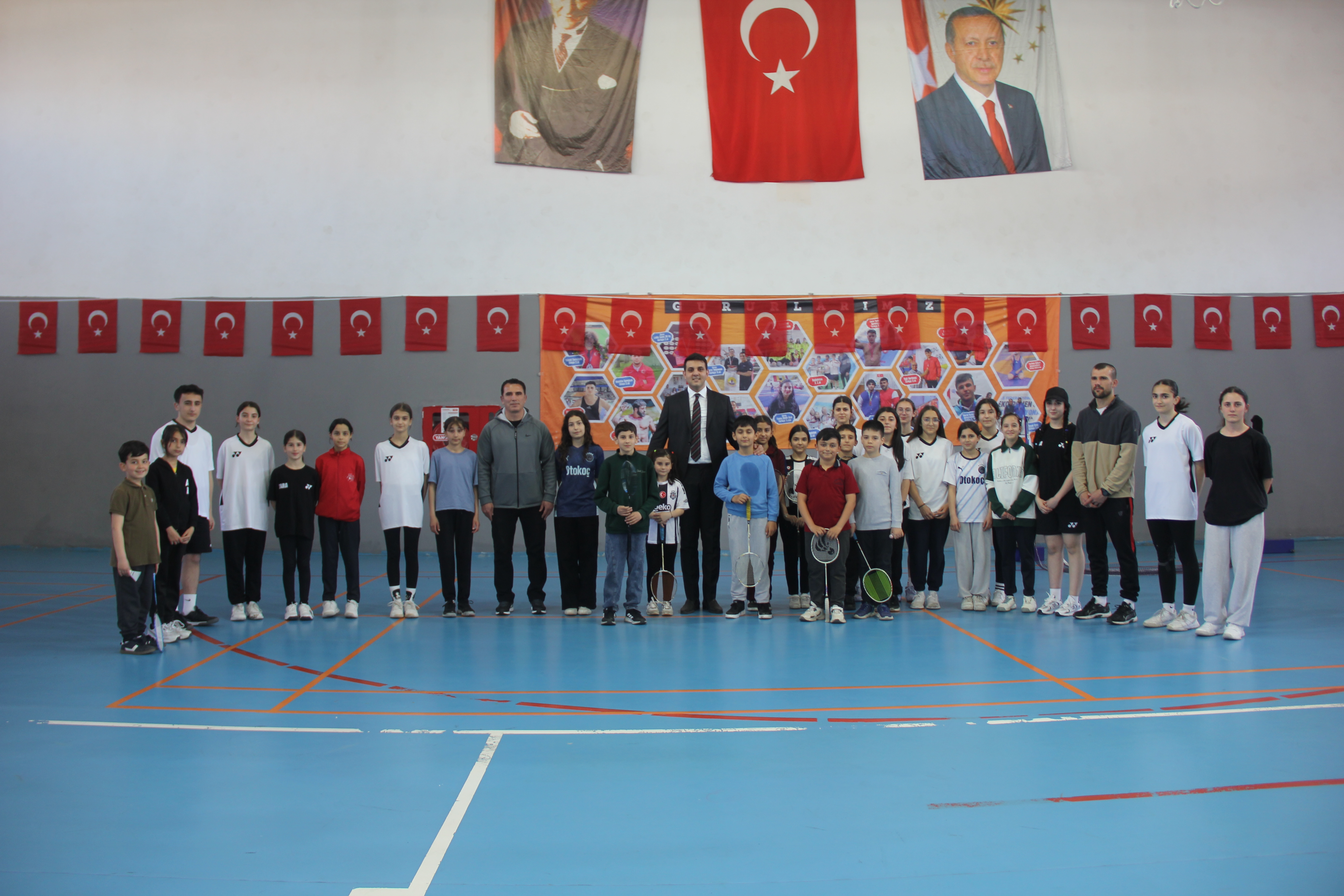Sivas'ta başarılı sporculara destek