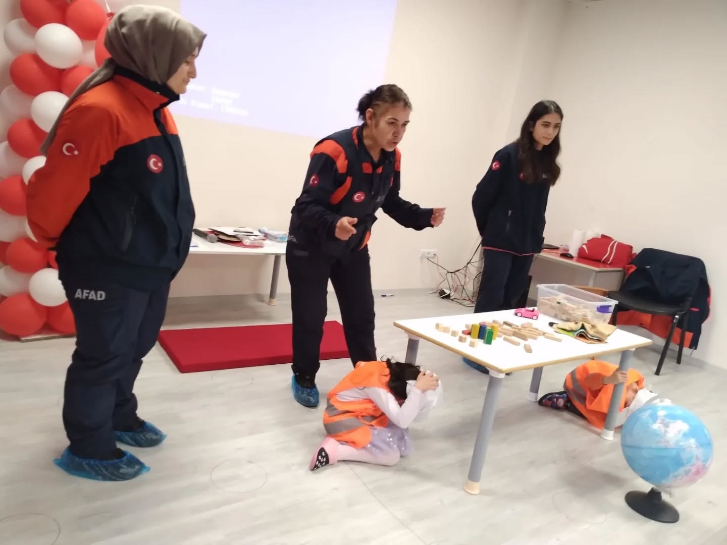 Sivas’ta miniklere afet anı eğitimi