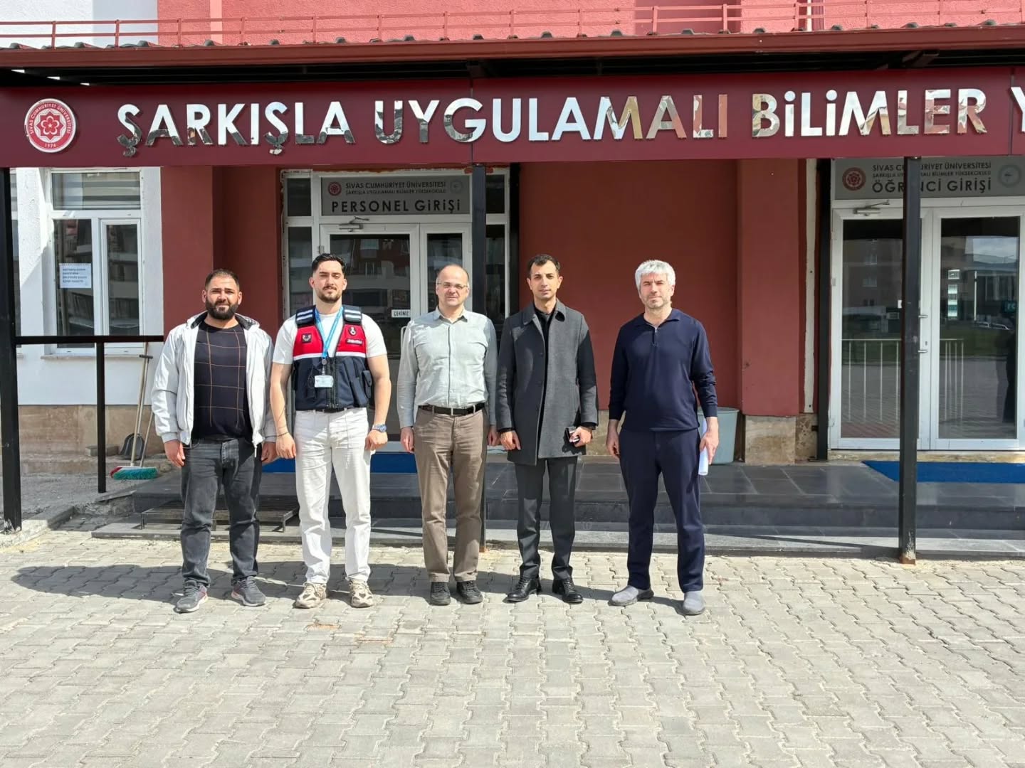 Şarkışla’da jandarmadan siber güvenlik semineri