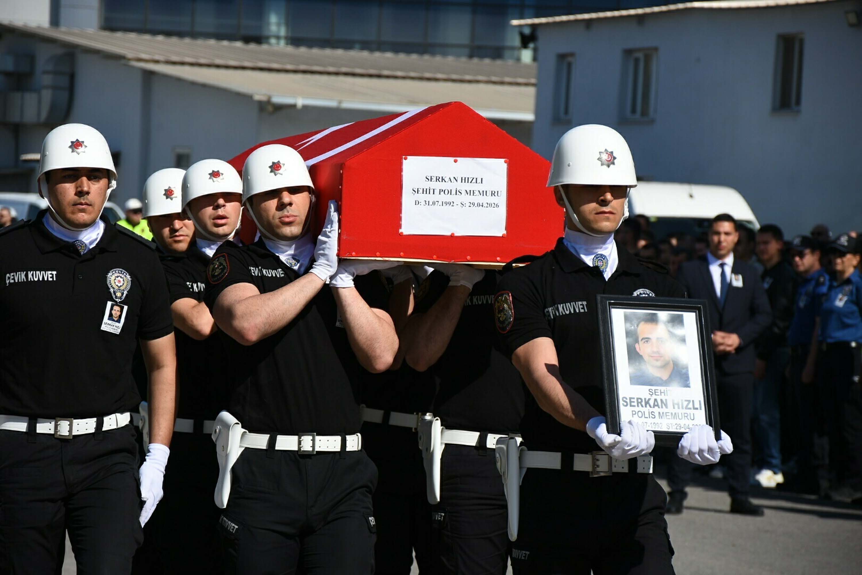 Kazada şehit olan polis memuru için tören düzenlendi