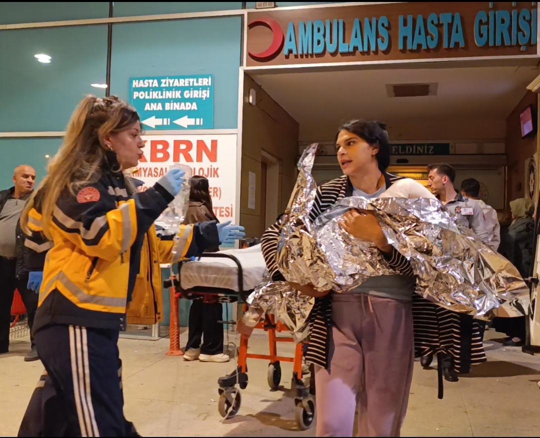 2 yaşındaki Alparslan kaynar su dolu kovaya düştü