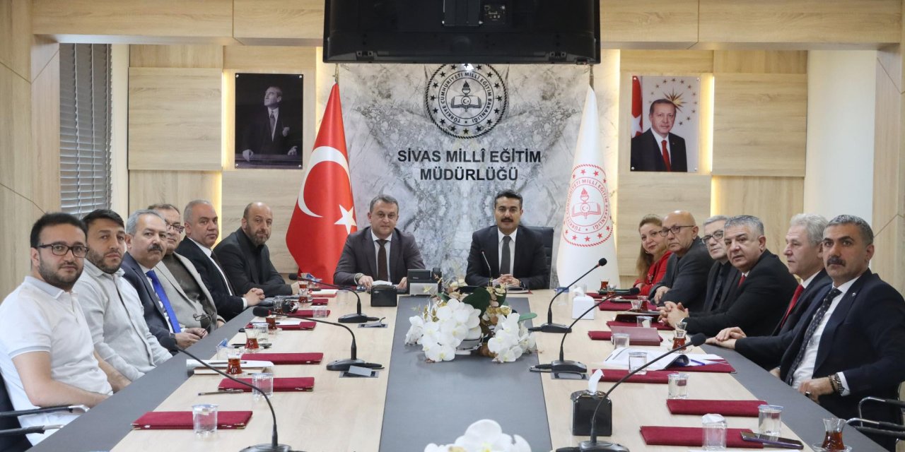 Sivas'ta mesleki eğitim masaya yatırıldı