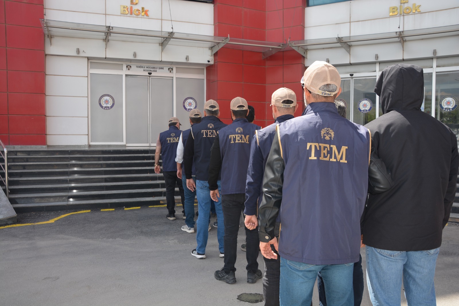 17 ilde FETÖ operasyonu; 23 gözaltı