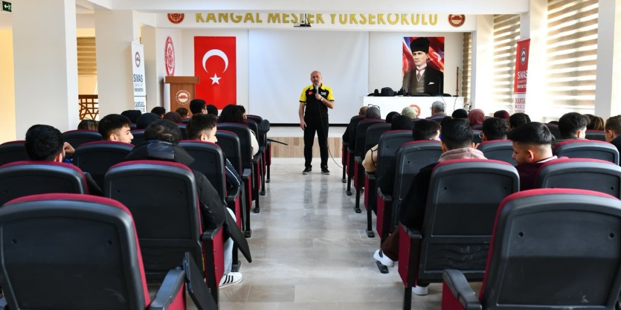 Sivas'ta öğrencilere afet eğitimi verildi