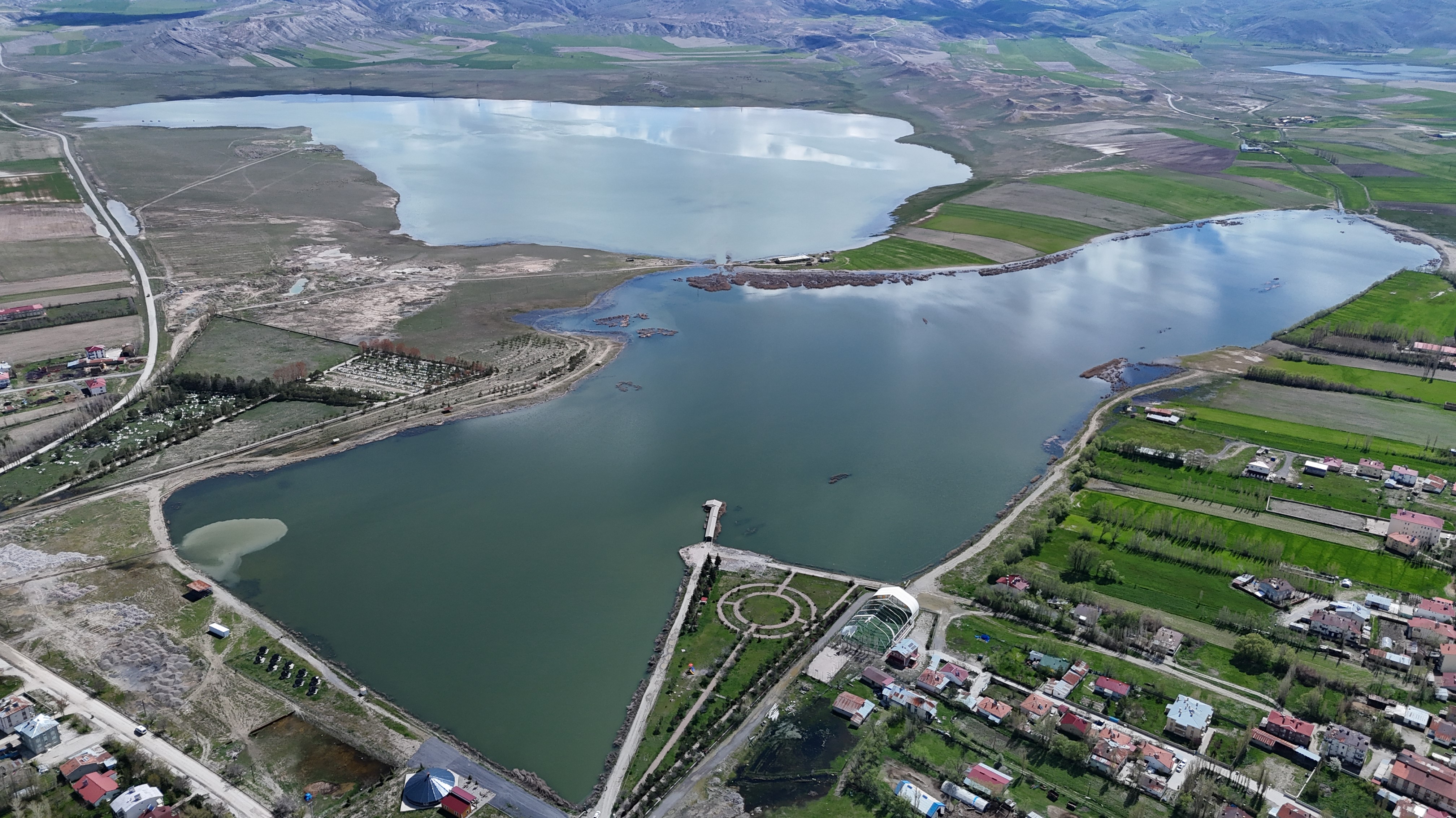 Sivas'ta kuraklığın vurduğu göl doldu taştı