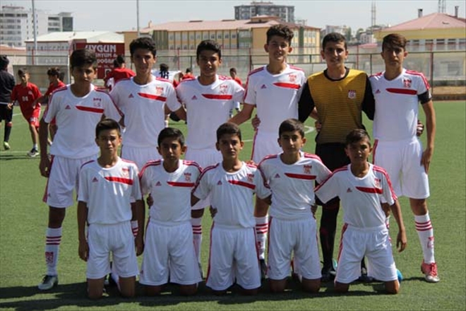 YİĞİDO´TAN DÖRT 4´LÜK BAŞLANGIÇ