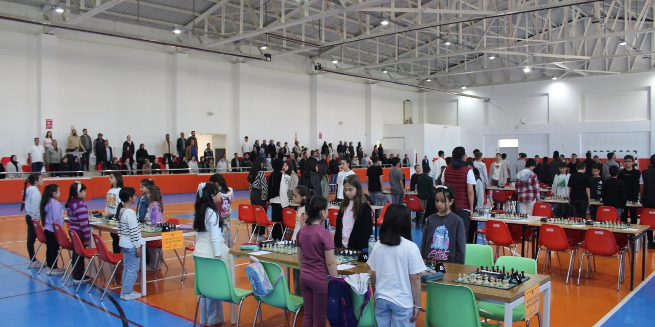 Şarkışla'da satranç turnuvası heyecanı