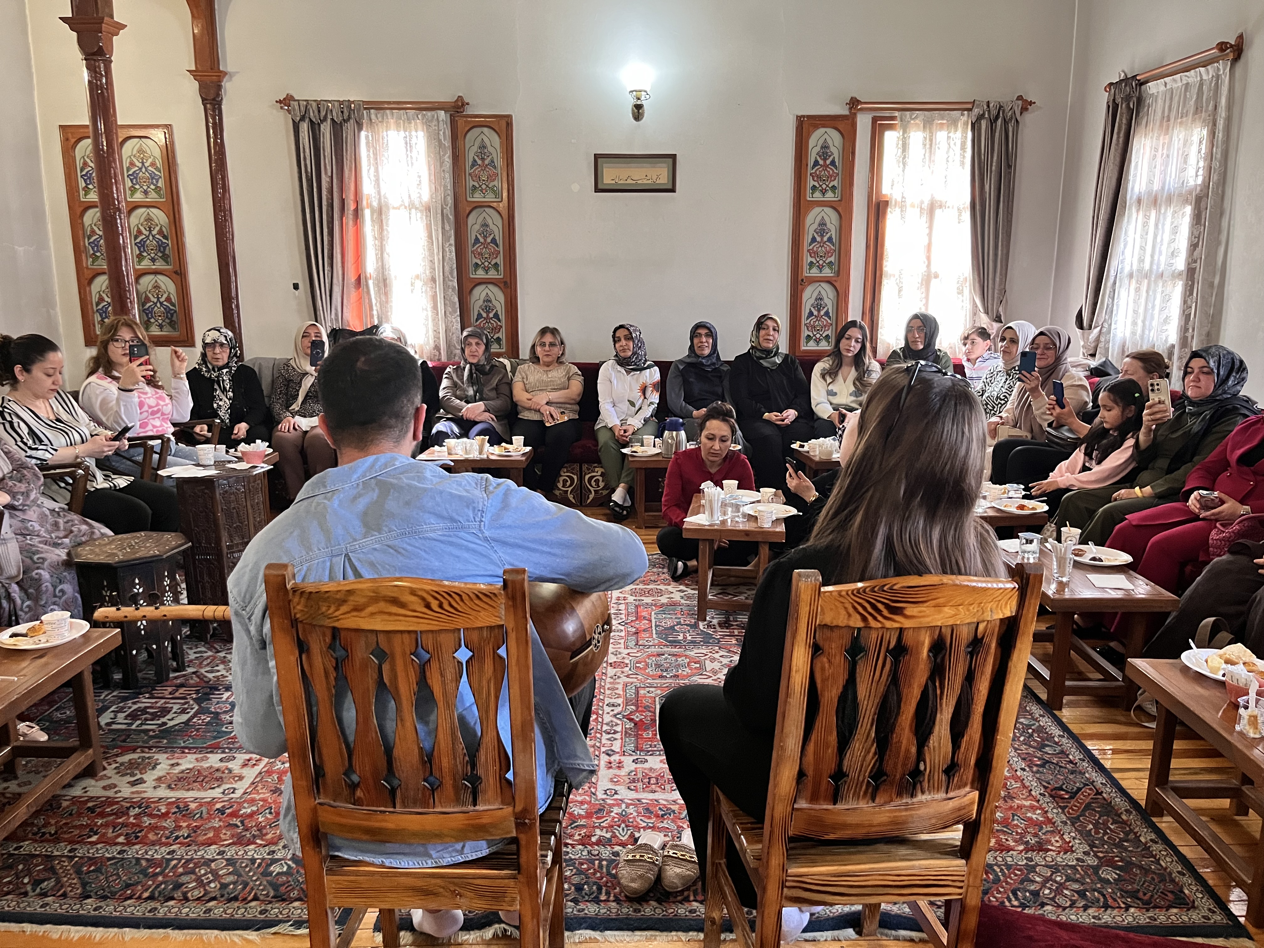 Gürünlü Kadınlar Anneler Gününde Doyasıya Eğlendi