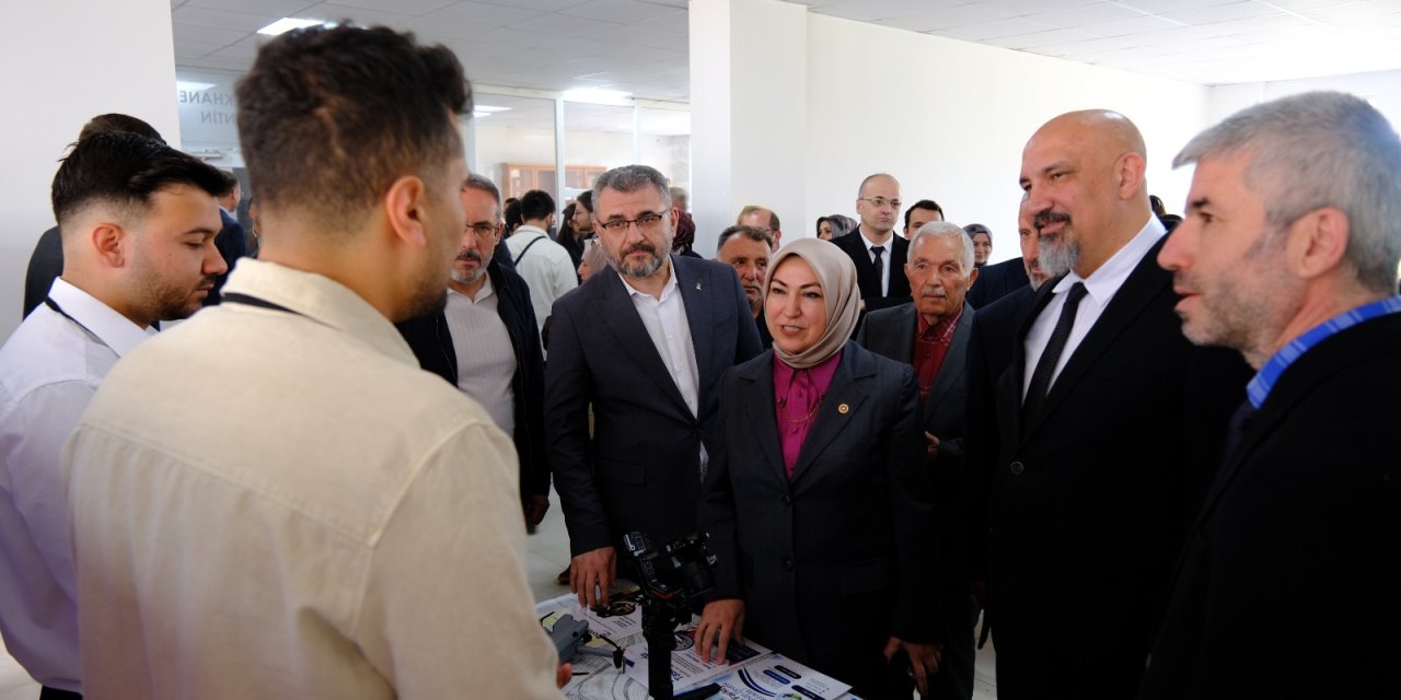 Sivas'ta gençler şirketlerini anlattı