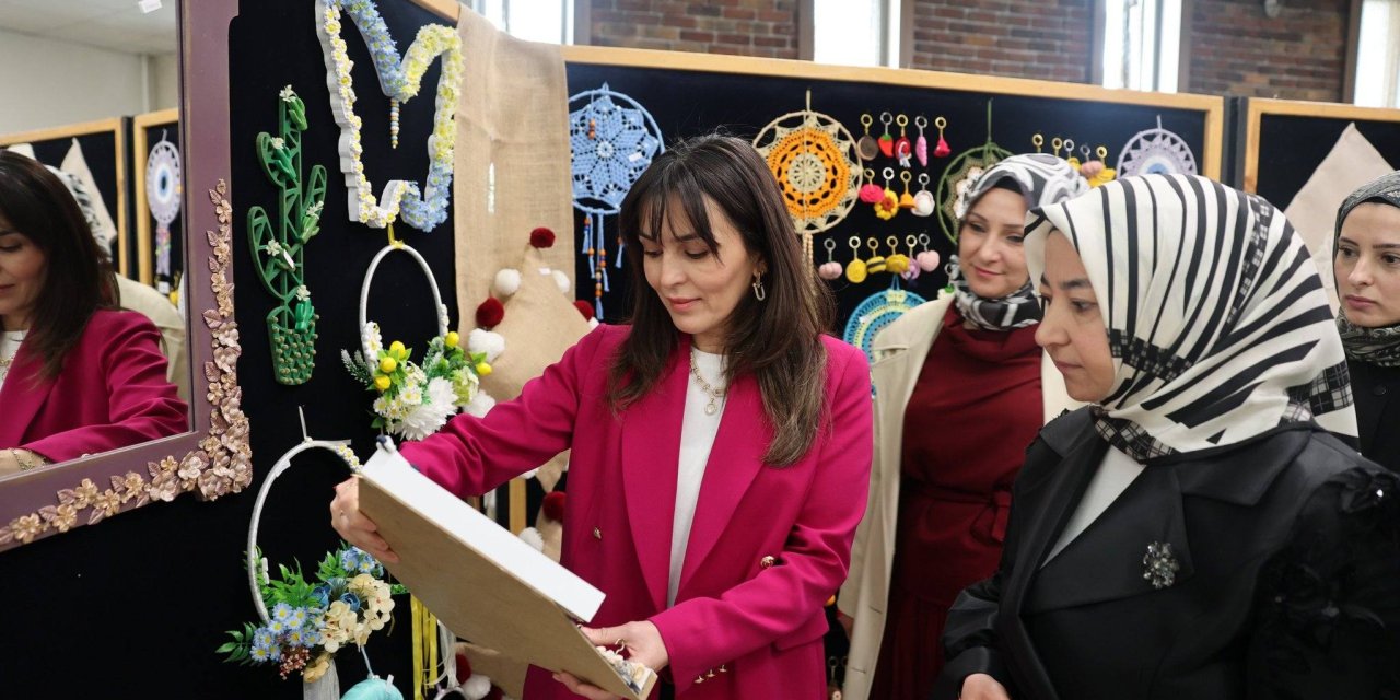 Sivas'ta sevgi evi çocukları sergi açtı
