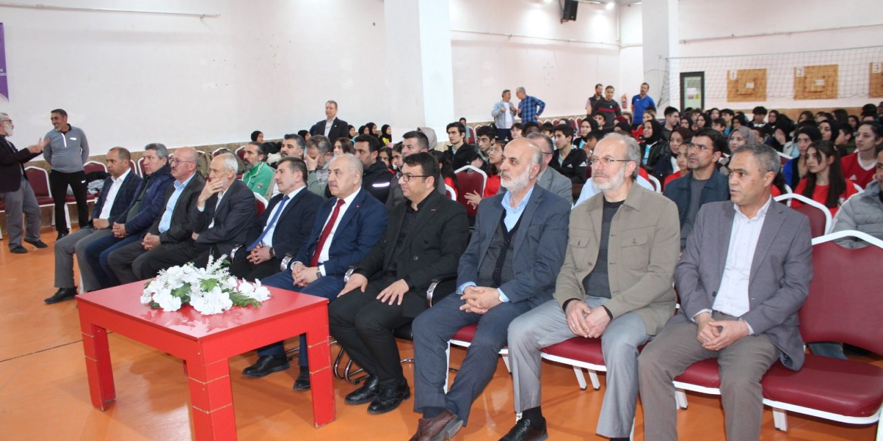 Sivas'ta imam hatip okulları spor oyunları tamamlandı