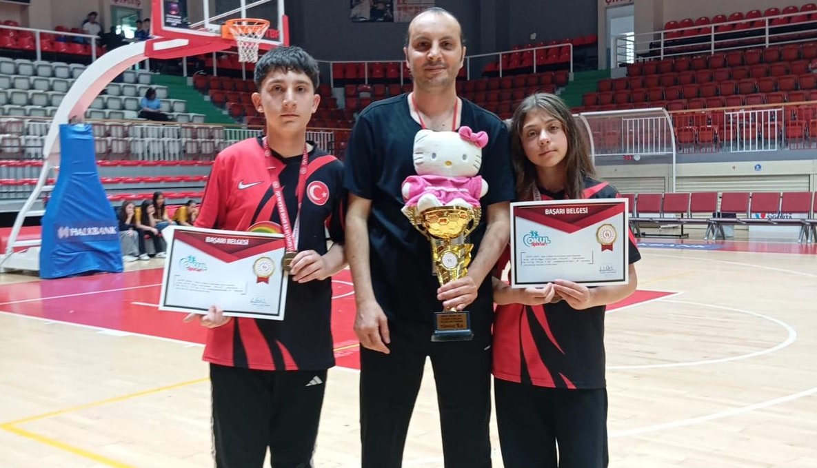 Floor curlingde Türkiye şampiyonluğu Sivas’a geldi