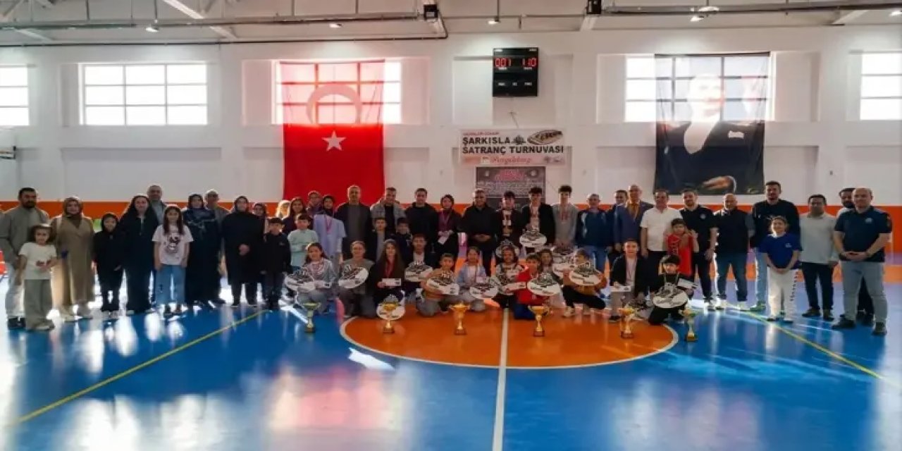 Şarkışla'da satranç turnuvası sona erdi