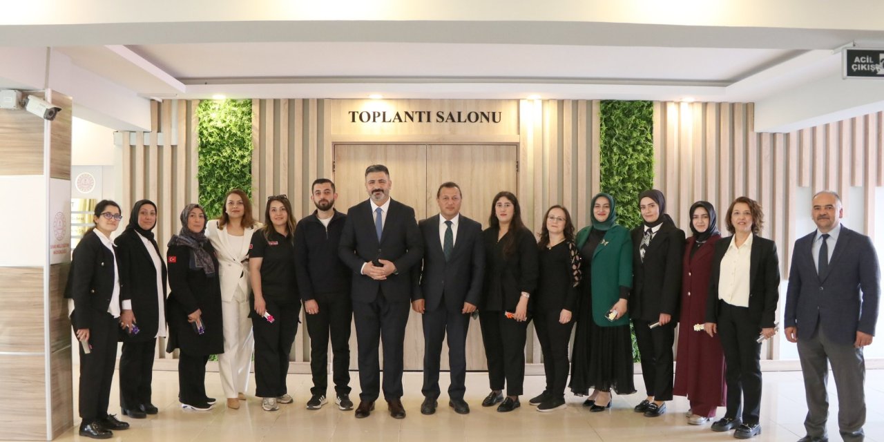 Sivas'ta okul hemşireleri unutulmadı