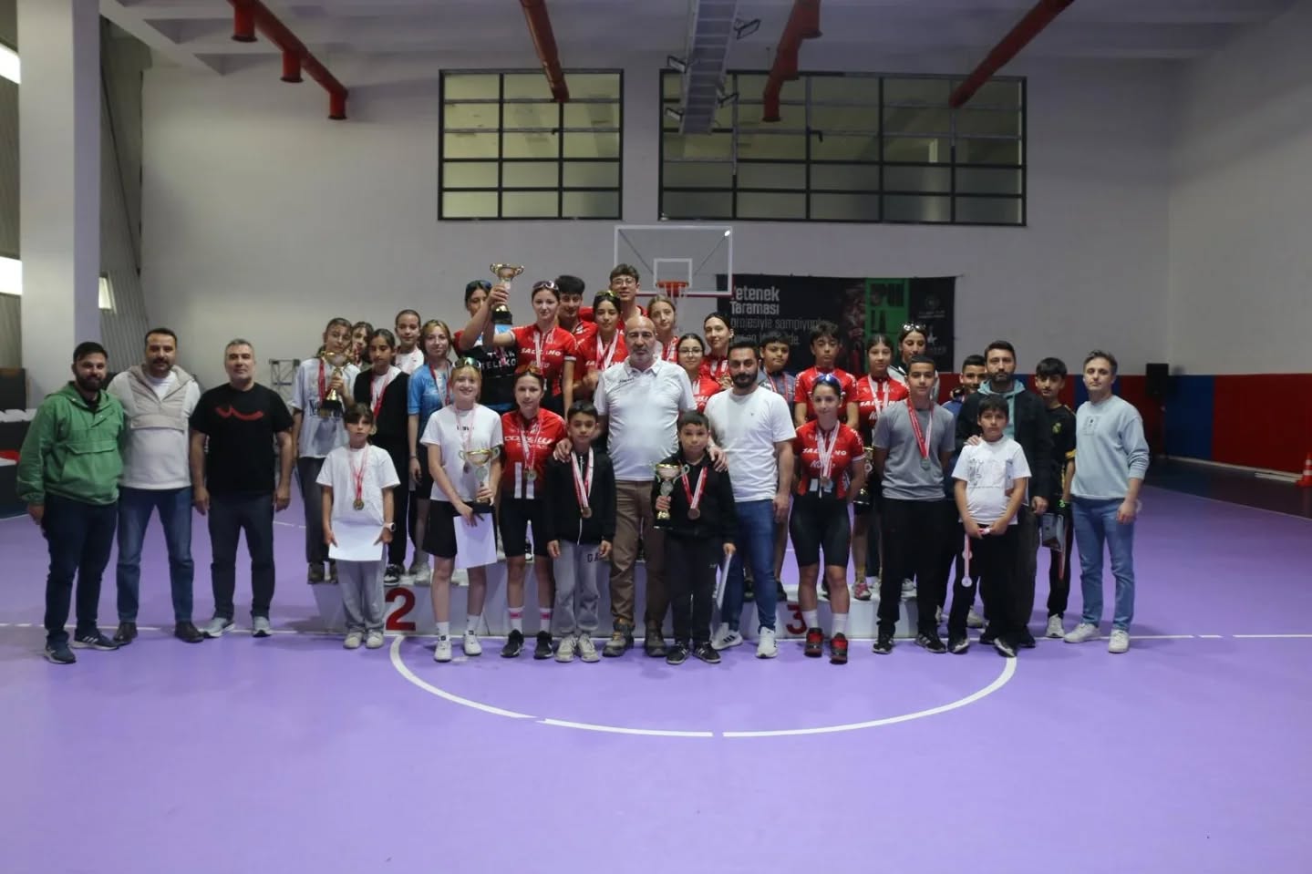 Sivas'ta pedallar şampiyonluk için çevrildi