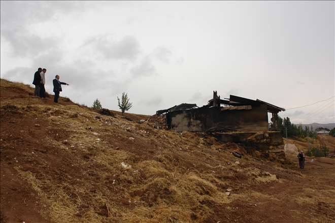 EVİ VE SAMANLIĞI YANAN ÇİFTÇİLERE GEÇMİŞ OLSUN ZİYARETİ