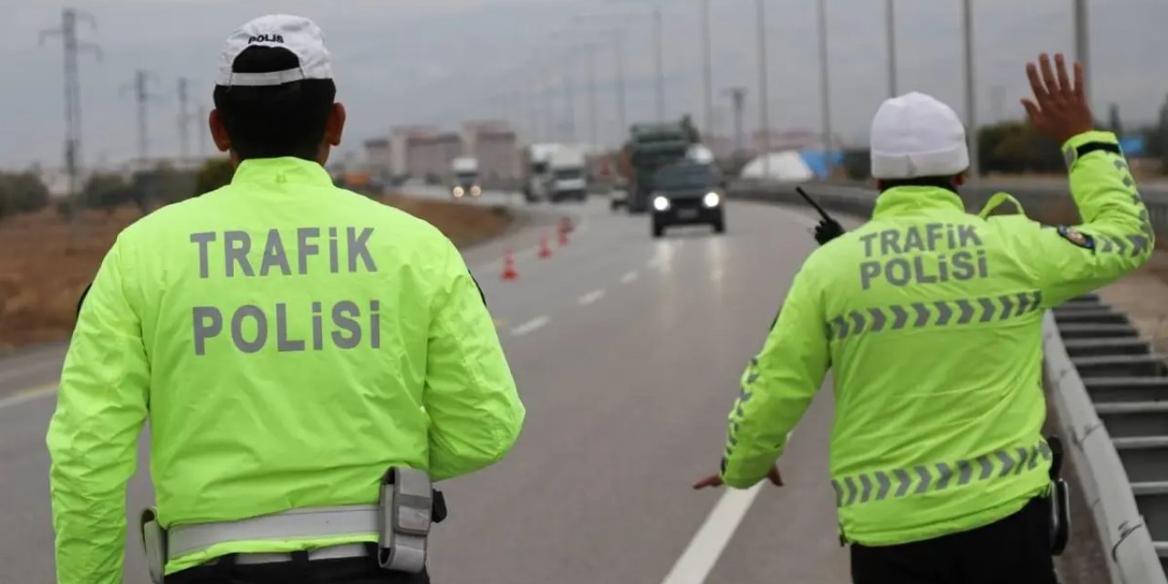 Sivas'ta polisin ihtarına uymayan sürücüye 307 bin ceza