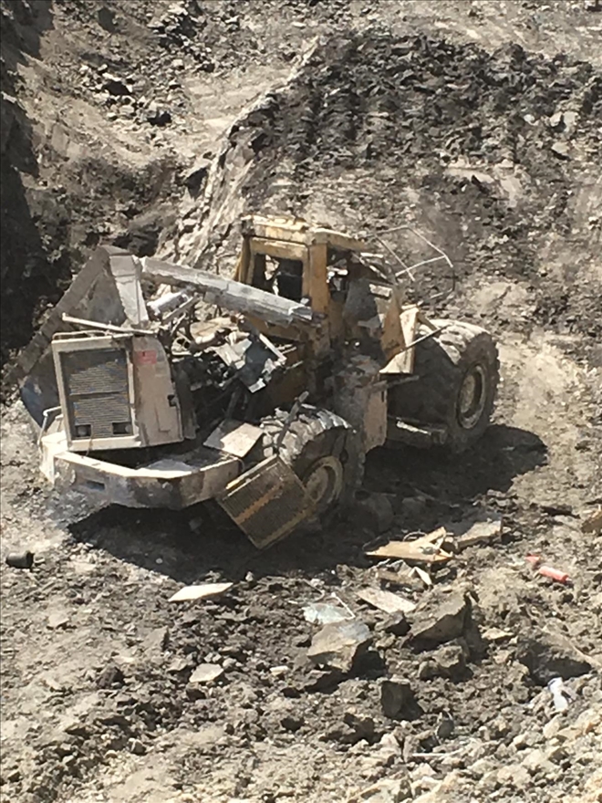 İŞ MAKİNESİYLE ÇUKURA DÜŞEN İŞÇİ ÖLDÜ