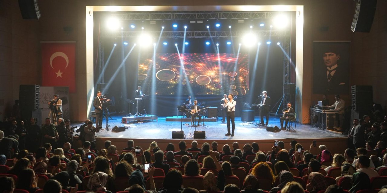 Sivas’ta 90’lar rüzgarı esti