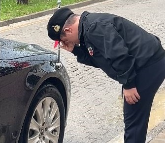 Sivas’ta Ömer’in bayrak hassasiyeti duygulandırdı