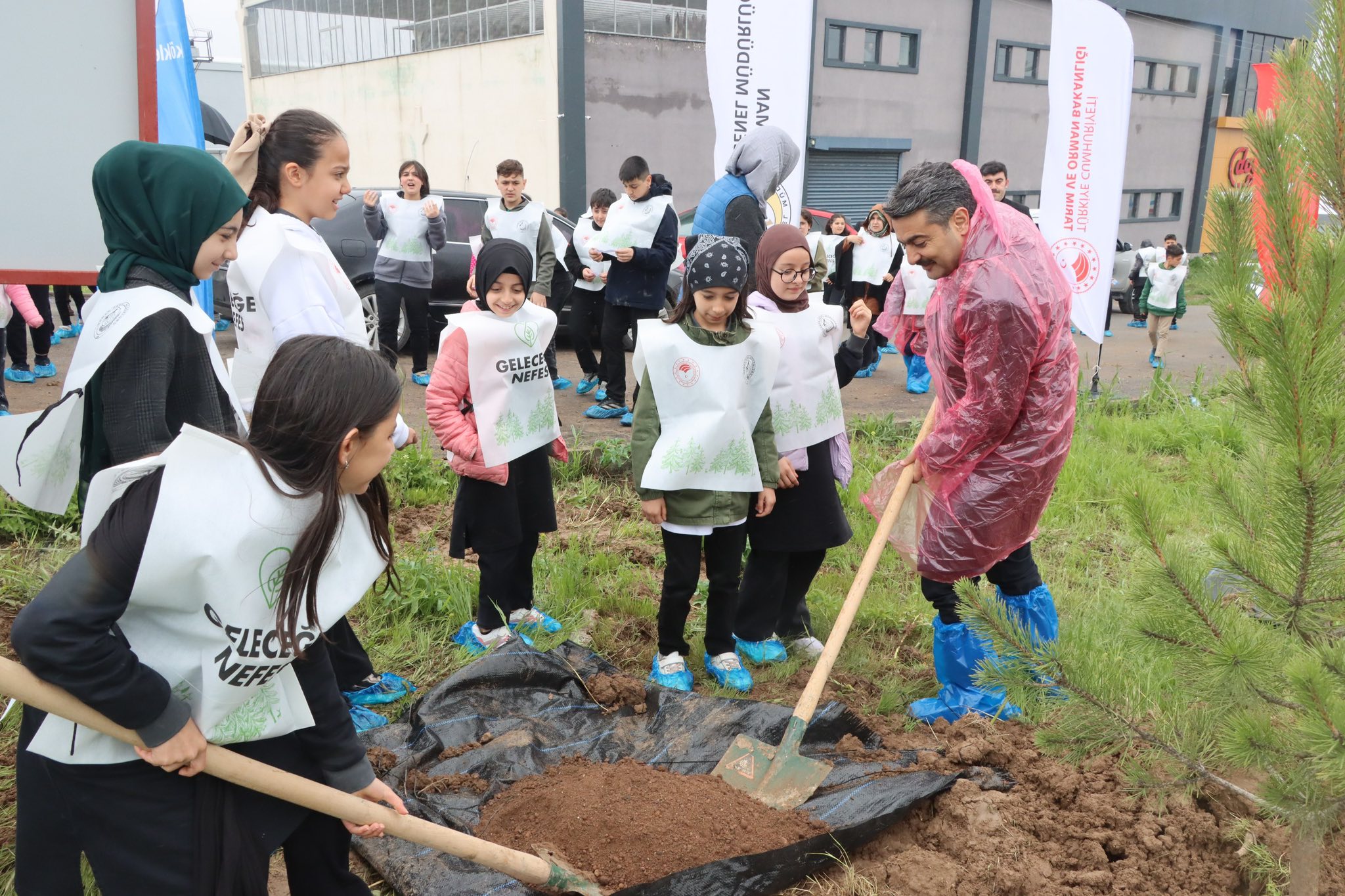 Sivas’ta fidanlar etik için yeşerdi