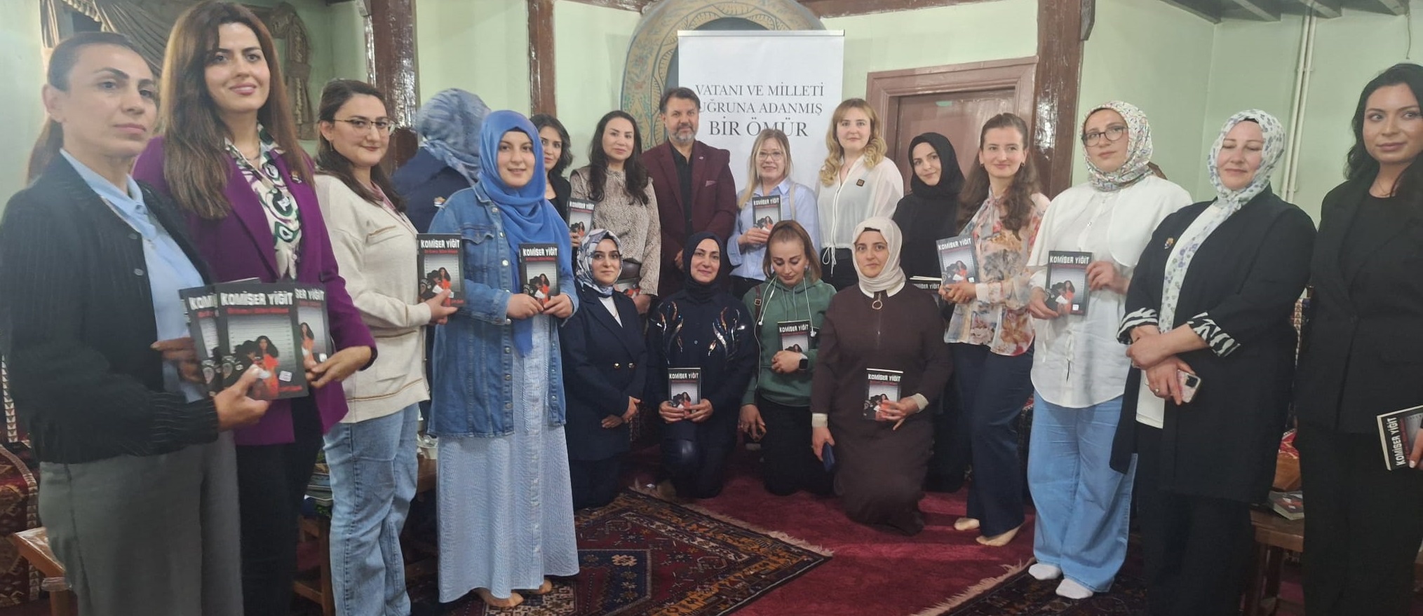 Lütfi Çiçek Sivas’ta okuyan kadınlarla buluştu