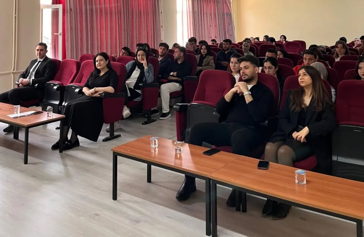 Timur Karabal MYO'da bankacılık konulu söyleşi