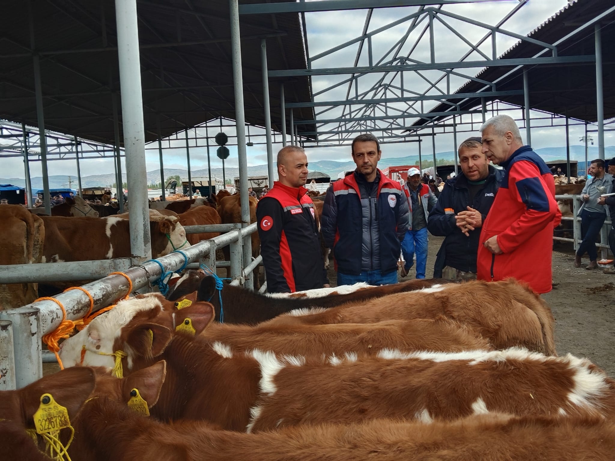 Müdür İnan üreticilerin talepleri dinledi