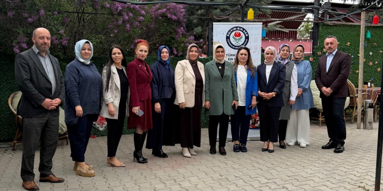 Sivas’ta Anneler Günü için buluştular