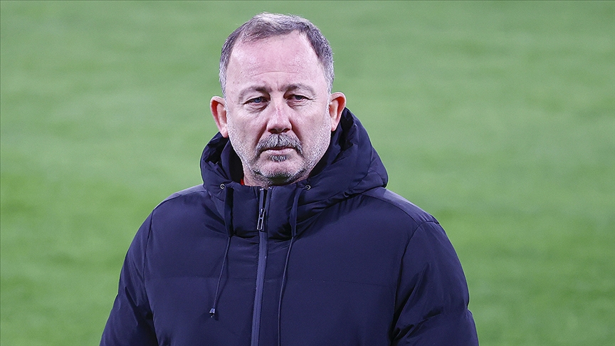 Beşiktaş'ta Sergen Yalçın ile yollar ayrıldı