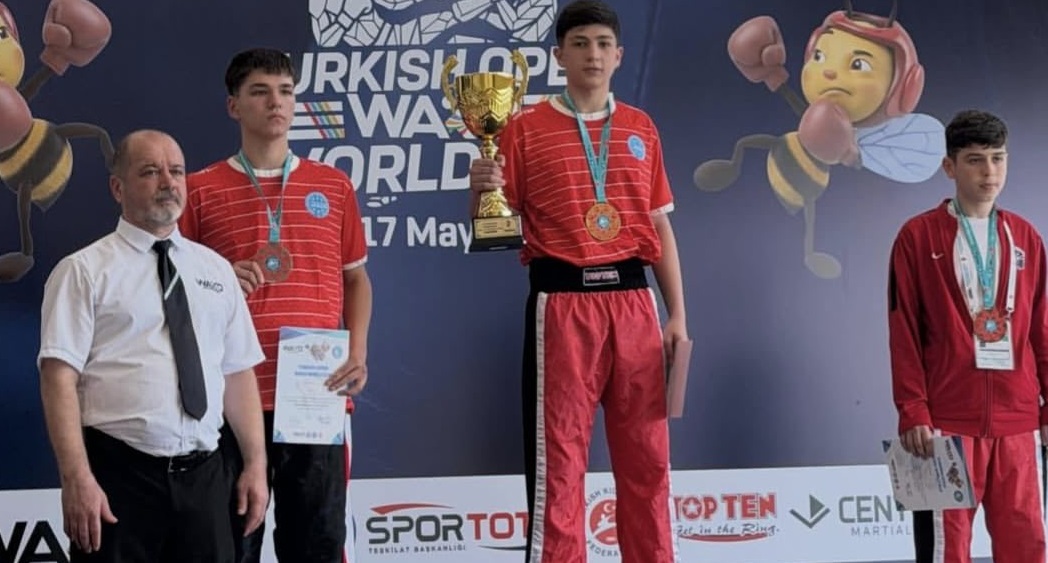 Ahmet Ayık Spor Lisesi’nden çifte şampiyonluk