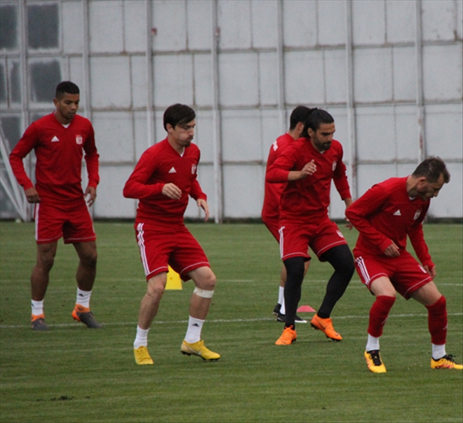 HAZIRLIKLAR SÜRÜYOR