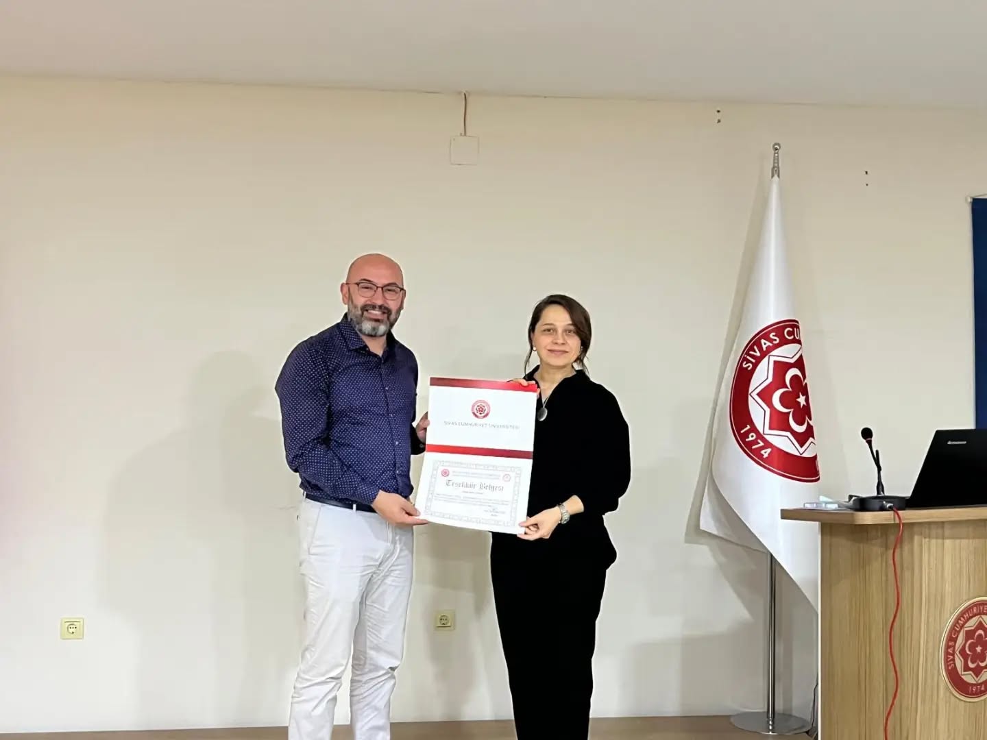 Öğrenciler optik lens üretim süreçlerini inceledi