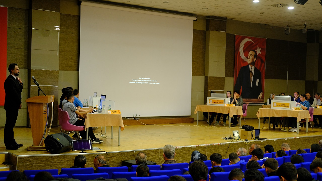 Sivas'ta liseler arası bilgi yarışması