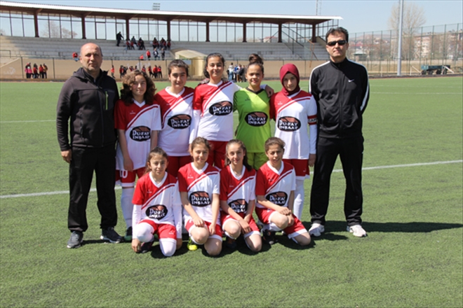 BAŞÖĞRETMEN KIZLARDA DEVAM EDECEK