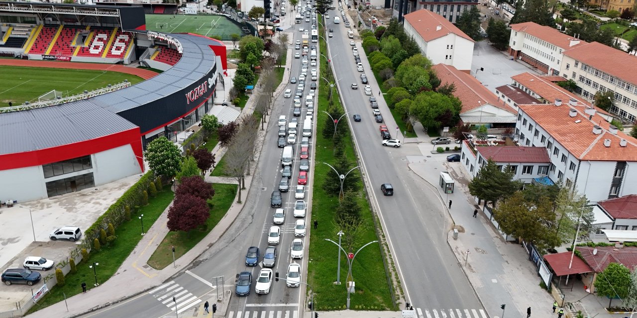 Sivas yolunda bayram trafiği