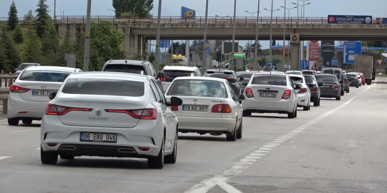 Yollarda bayram hareketliliği: Sivas'a doğru geliyorlar