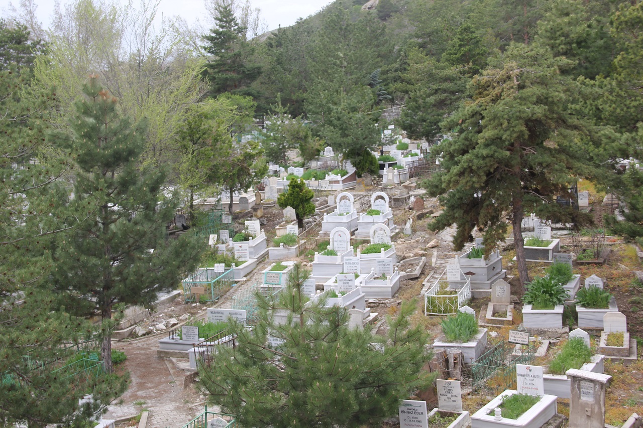 Sivas'ta mezarlıklara cep telefonuyla ulaşım dönemi başladı