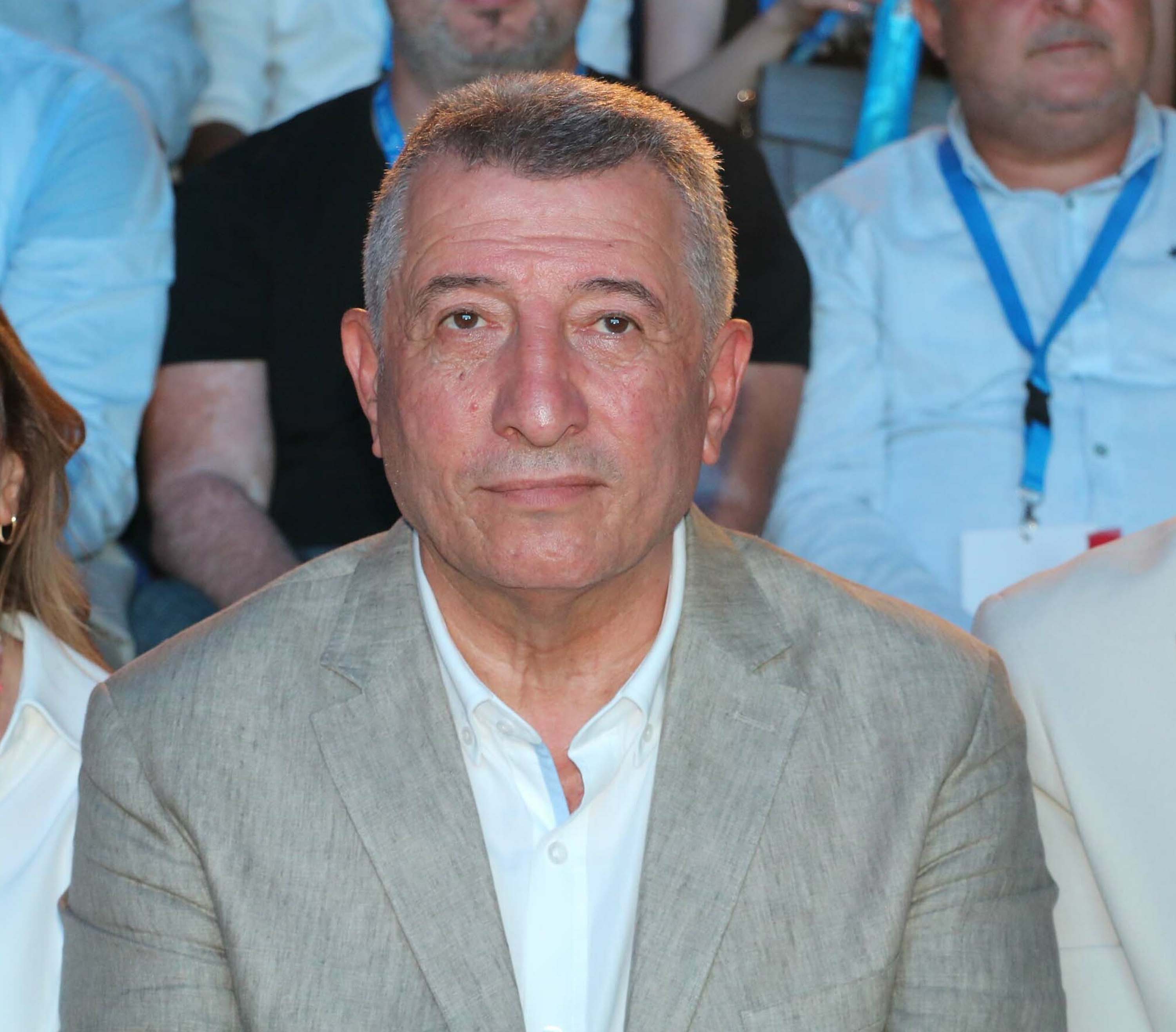 Belediyeye operasyon: 5 gözaltı