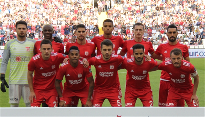 AKHİSAR MAÇI 11´İ